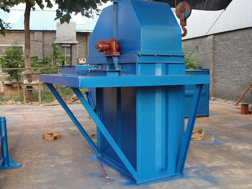 TD型鬥式(shi)提升機(ji)