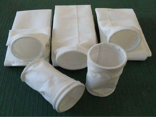 山東拒水(shui)防油針刺(cì)氈除塵布(bu)袋