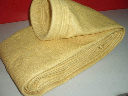 山(shan)東PPS耐高溫(wen)、耐酸堿針(zhēn)刺過濾氈(zhan)除塵布袋(dai)